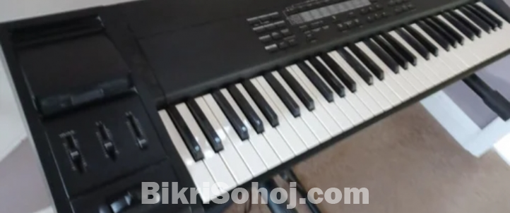 Roland XP 50 keyboard